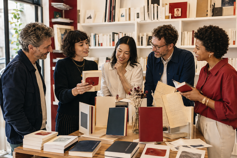 Readers exploring French literature